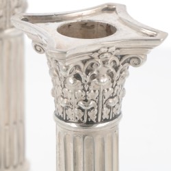 (2) delige set tafelkandelaren zilver.