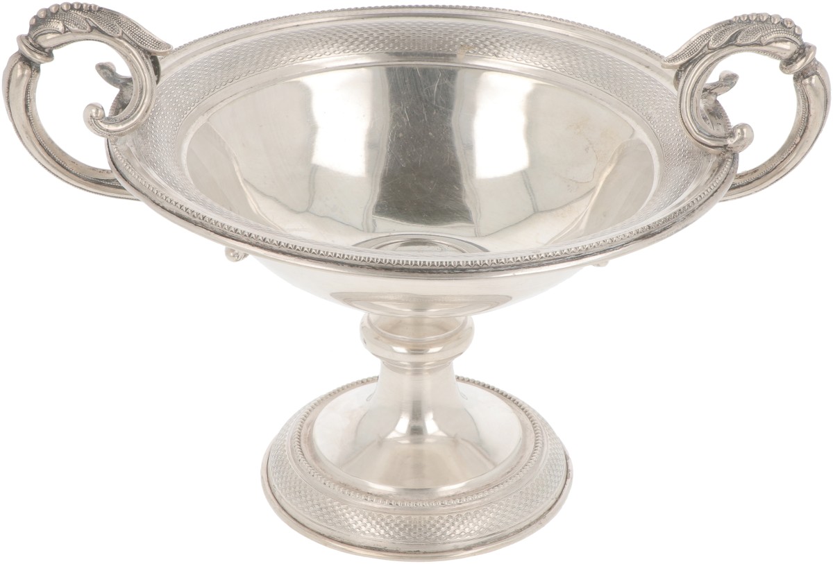 Pastilleschaal op voet zilver.