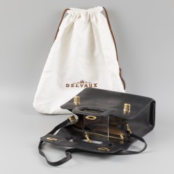 Een zwarte Delvaux "D top handle"/ D-handvat handtas, België, 2e helft 20e eeuw.