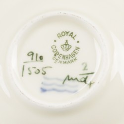 Een set van (6) porseleinen schaaltjes gedecoreerd met bloemen, gemerkt Royal Copenhagen. Denemarken, 20e eeuw.