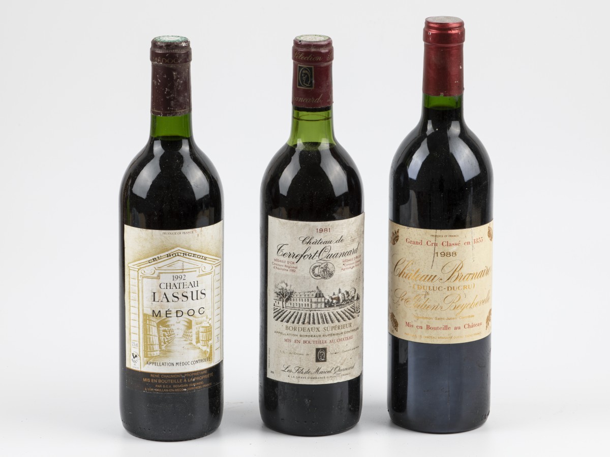 (1) Chateau Lassus - Medoc - 1992. (1) Château Branaire (Duluc - Ducru) Grand cru classé - 1988. (1) Château de Cerrefort-Quancard - 1981.