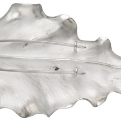 958 Zilveren bladvormige broche door bekroonde kunstenaar / zilversmid Theresa Nguyen, 2012.