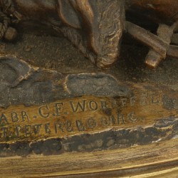 Een Russische bronzen sculptuur van een driespan. Naar Woerffel.