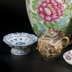 Een lot divers porselein. China & Japan, 18e & 19e eeuw.