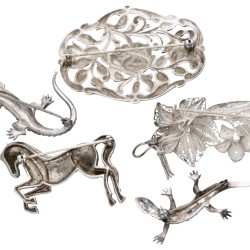 Lot van vijf 835 zilveren vintage broches.
