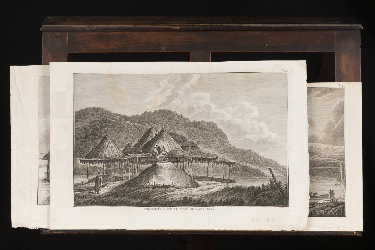 Een lot bestaande uit (3) gravures met diverse topografische landschappen (James Cook), w.o. Kamtchatka, 18e eeuw.