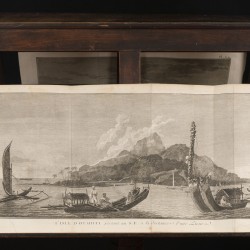 Een lot diverse gravures voorstellende topografische landschappen (James Cook), w.o. Australië, Tahiti en Alaska, 18e eeuw.