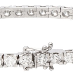 18 kt. Witgouden tennisarmband bezet met ca. 7.60 ct. diamant.