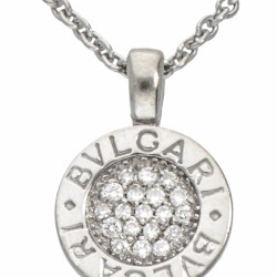 'BVLGARI BVLGARI' 18 kt. witgouden collier en hanger bezet met ca. 0.09 ct. diamant.