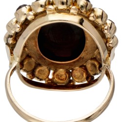 14 kt. Geelgouden vintage rozet ring bezet met ca. 8.80 ct. granaat.