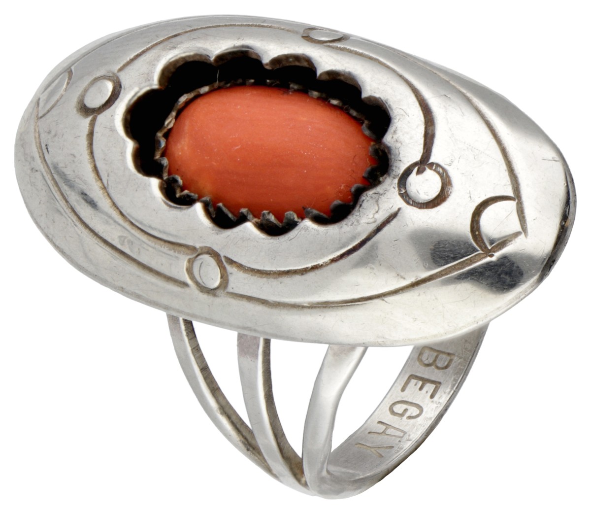 Ben Begay Navajo sterling zilveren Native American ring bezet met bloedkoraal.