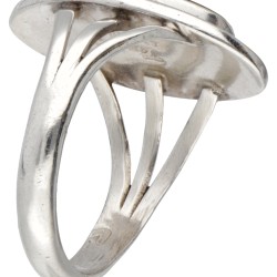 Tèmè Navajo sterling zilveren Native American ring met ingelegde edelstenen.