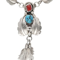 Navajo sterling zilveren Native American collier bezet met turkoois en bloedkoraal.