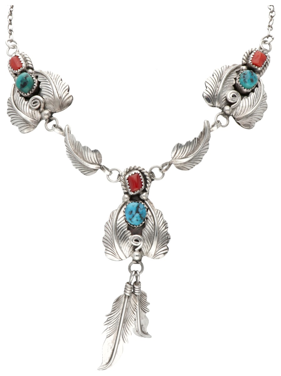 Navajo sterling zilveren Native American collier bezet met turkoois en bloedkoraal.