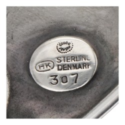 Sterling zilveren no.307 blauw geëmailleerde broche door Henning Koppel voor Georg Jensen.