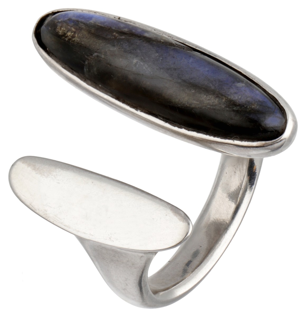 Sterling zilveren no.172 ring met labradoriet door Bent Gabrielsen voor Georg Jensen.