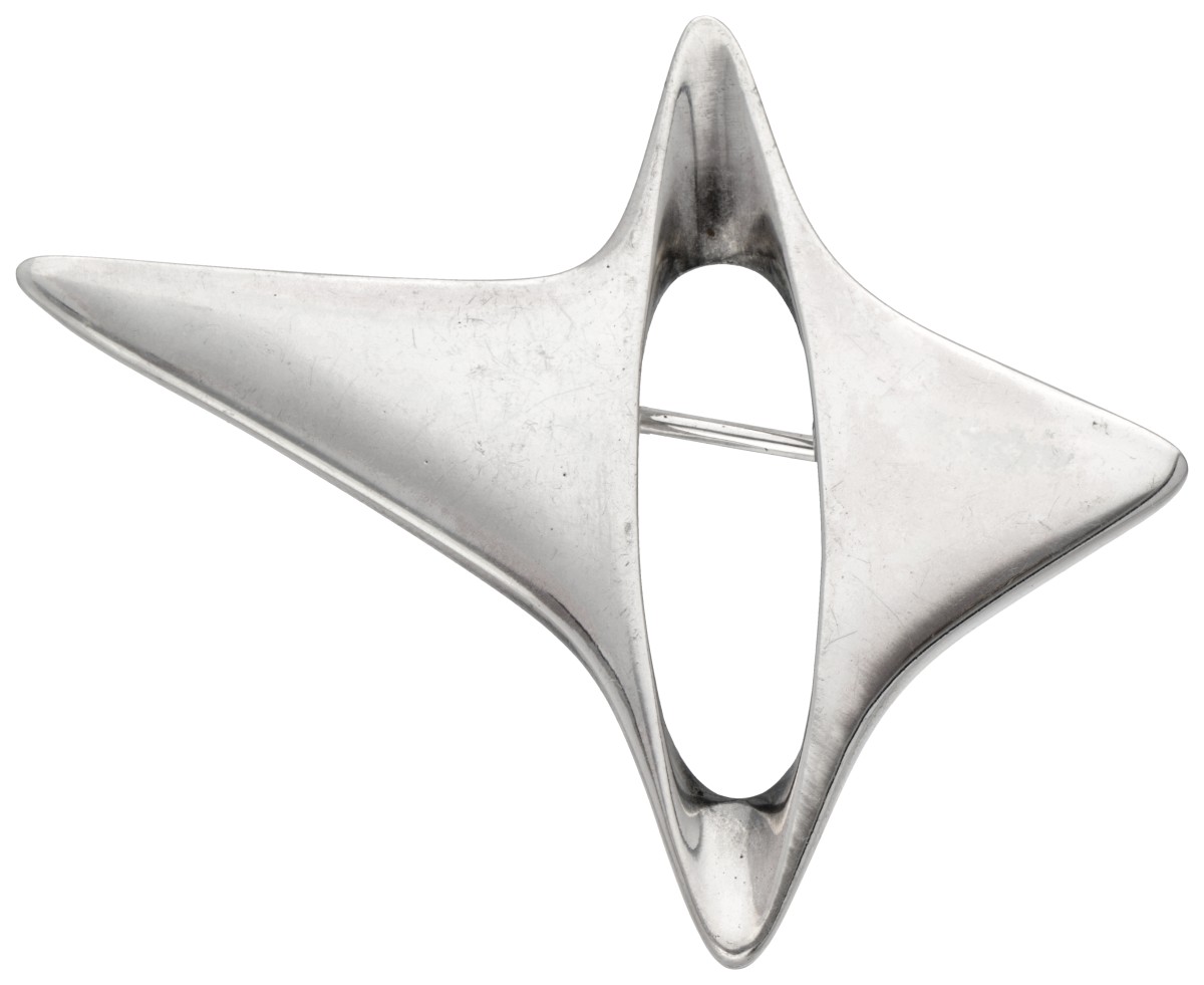 Sterling zilveren no.339 'Star' broche door Henning Koppel voor Georg Jensen.