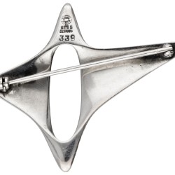 Sterling zilveren no.339 'Star' broche door Henning Koppel voor Georg Jensen.