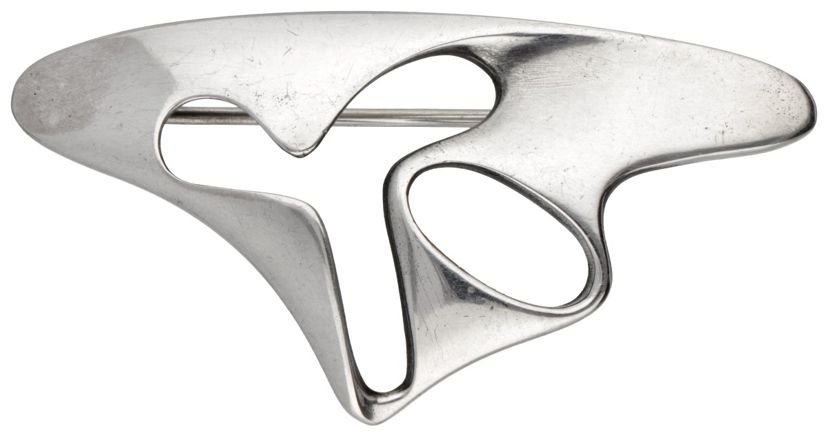 Sterling zilveren no.325 'Amoeba' broche door Henning Koppel voor Georg Jensen.