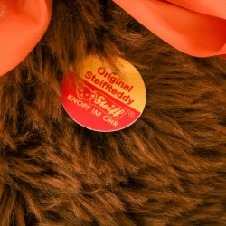 Een Steiff knuffelbeer, Duitsland, 2e helft 20e eeuw.