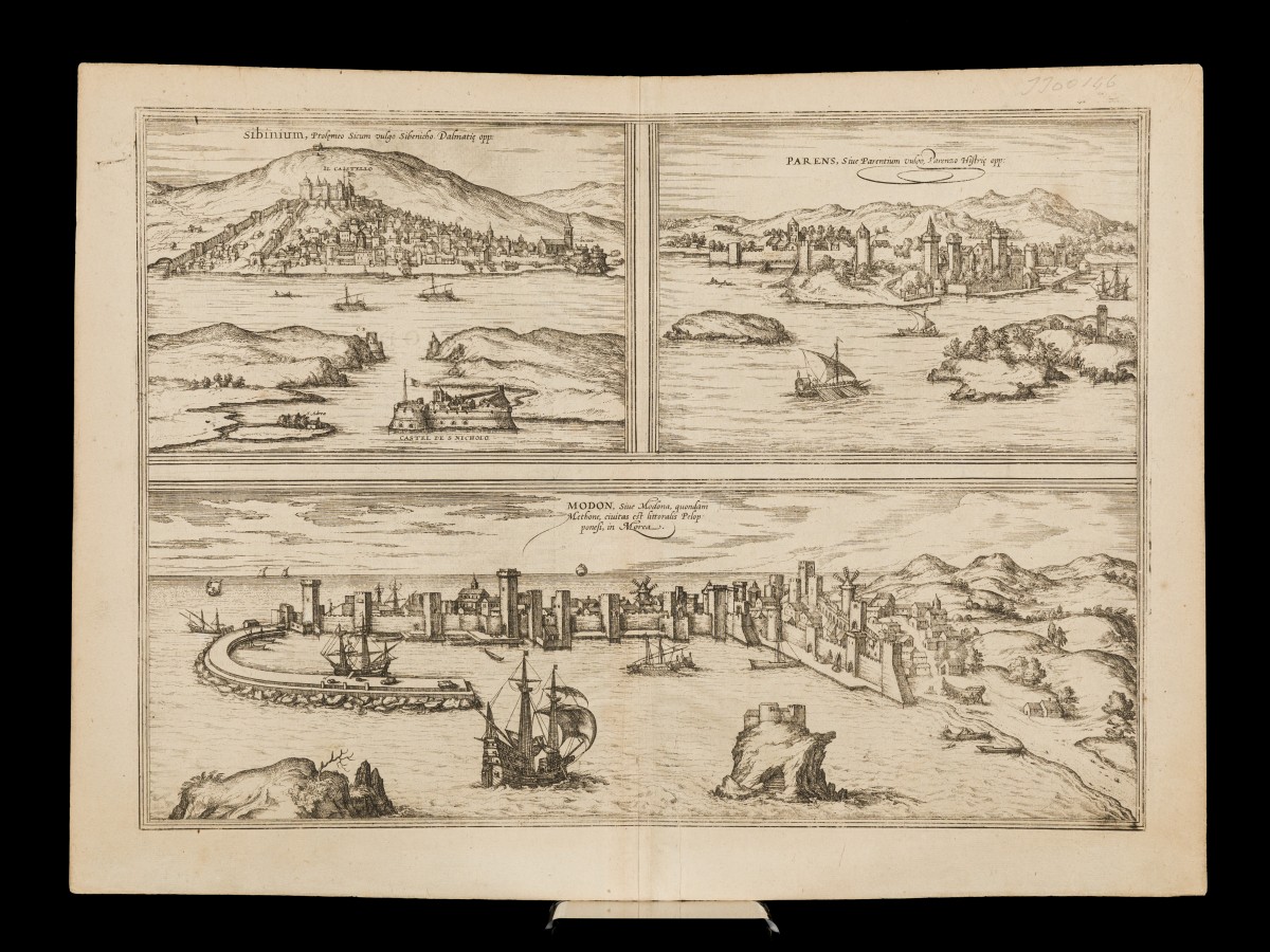 Remigius HOGENBERG (c.1536-1588) & Georges BRAUN (1541-1622), Gezicht in vogelvlucht-perspectief op (3) havensteden: Modona (Griekenland), Sibenik en Porec (Kroatië) - Sibinium, Parens, Modon, ca. 1575.