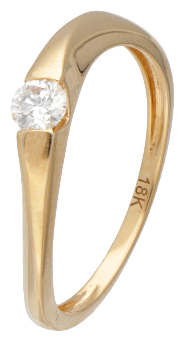 18 kt. Geelgouden solitair ring bezet met ca. 0.18 ct. diamant.