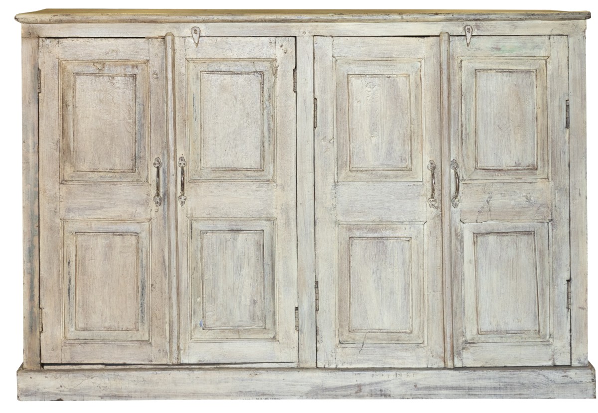 Een grenenhouten dressoir in de stijl van een broodkast, Duitsland(?), 20e eeuw.