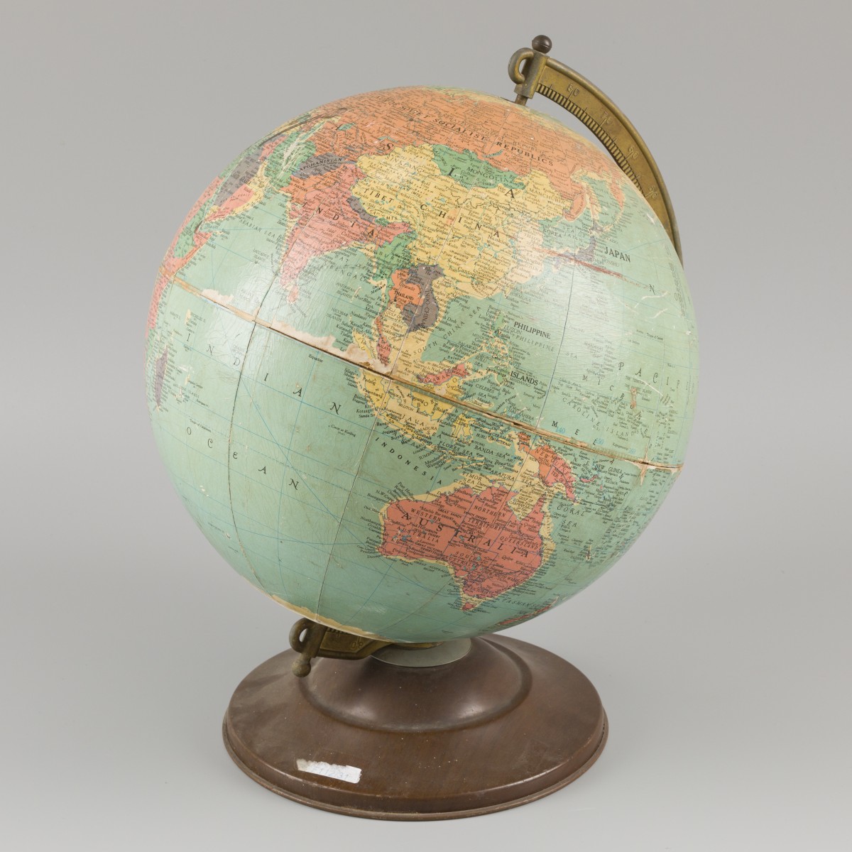 Een "Replogle" wereldglobe, Verenigde Staten, 2e helft 20e eeuw.