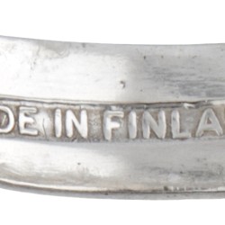 Sterling zilveren ring met kenmerkend rendiermosmotief door Hannu Ikonen.