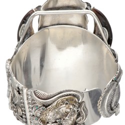 Géza Aranyos sterling zilveren Native American arm cuff met berenklauw, turkoois en bloedkoraal.