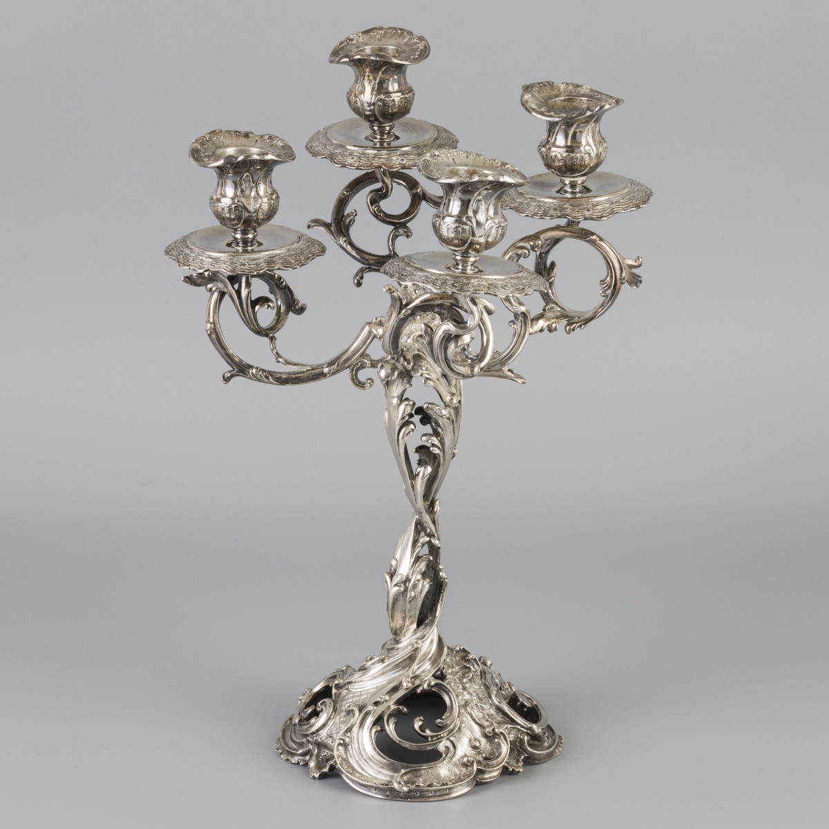 Kandelaar zilver.