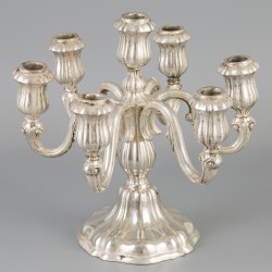 Tafelkandelaar zilver.