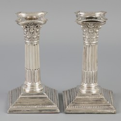 2-delige set tafelkandelaren zilver.