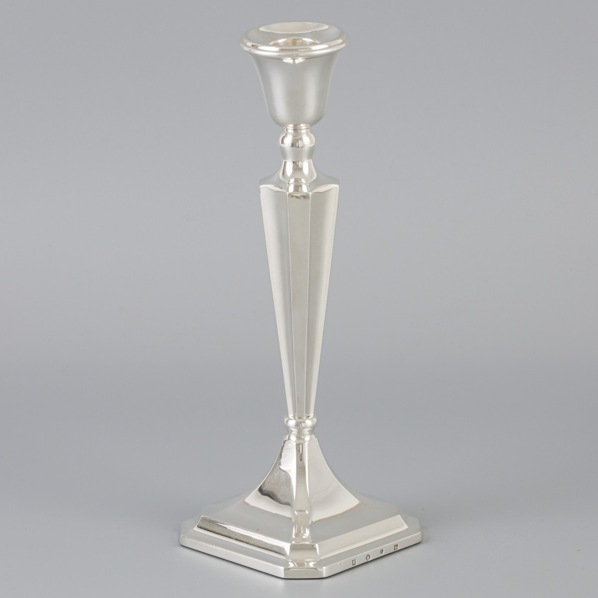 Kandelaar zilver.