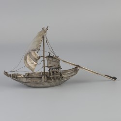 Miniatuur schip zilver.
