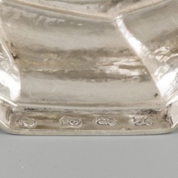 2-delige set kandelaren (Gent, België, Joannes Baptista MS Paulus 1757-1787 & Michiel de Grave 1738-1773) zilver.