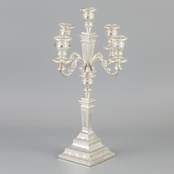 Kandelaar zilver.