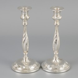 2-delige set kandelaars zilver.