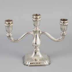 Kandelaar zilver.