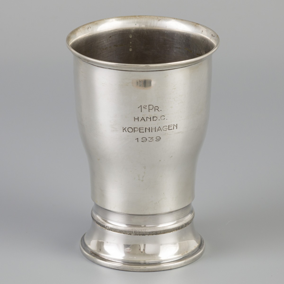 Bokaalvaas (Kopenhagen, Denemarken, C.G. Paulsen 1939) zilver.