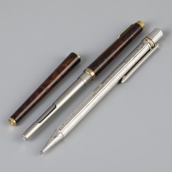 2-delig lot pennen (Cartier & Parker) verzilverd / goud.
