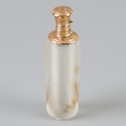 Parfum flacon goud.