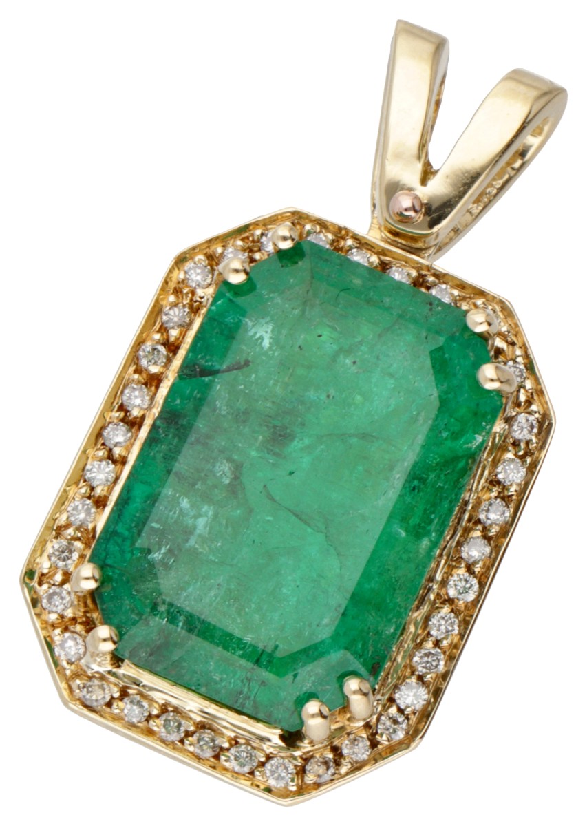 14 kt. Geelgouden hanger bezet met ca. 0.18 ct. diamant en smaragd.