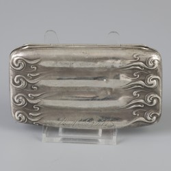 Sigarenetui zilver.