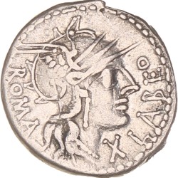 Roman republic. Q. Fabius Labeo. Denarius. N.D. (124 BC).
