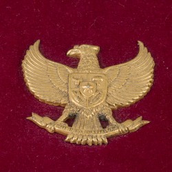 Rookset Djokja (relatiegeschenk van President Soeharto, Republiek Indonesië) zilver.