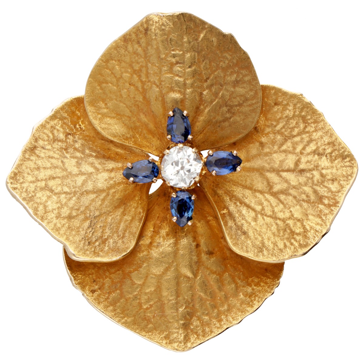 14 kt. Geelgouden vintage bloemvormige broche bezet met ca. 0.60 ct. diamant en natuurlijke saffier.