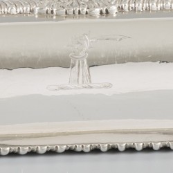 2-delige set "a double usage" dekschalen (Londen, Edward Barton 1823) zilver.