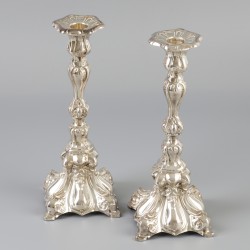 2-delige set kandelaren zilver.