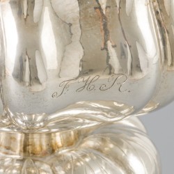 Coupe op voet zilver.